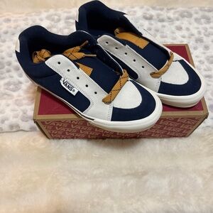 Vans Chukka Push Navy, White & Gold Low-Top Sneakers